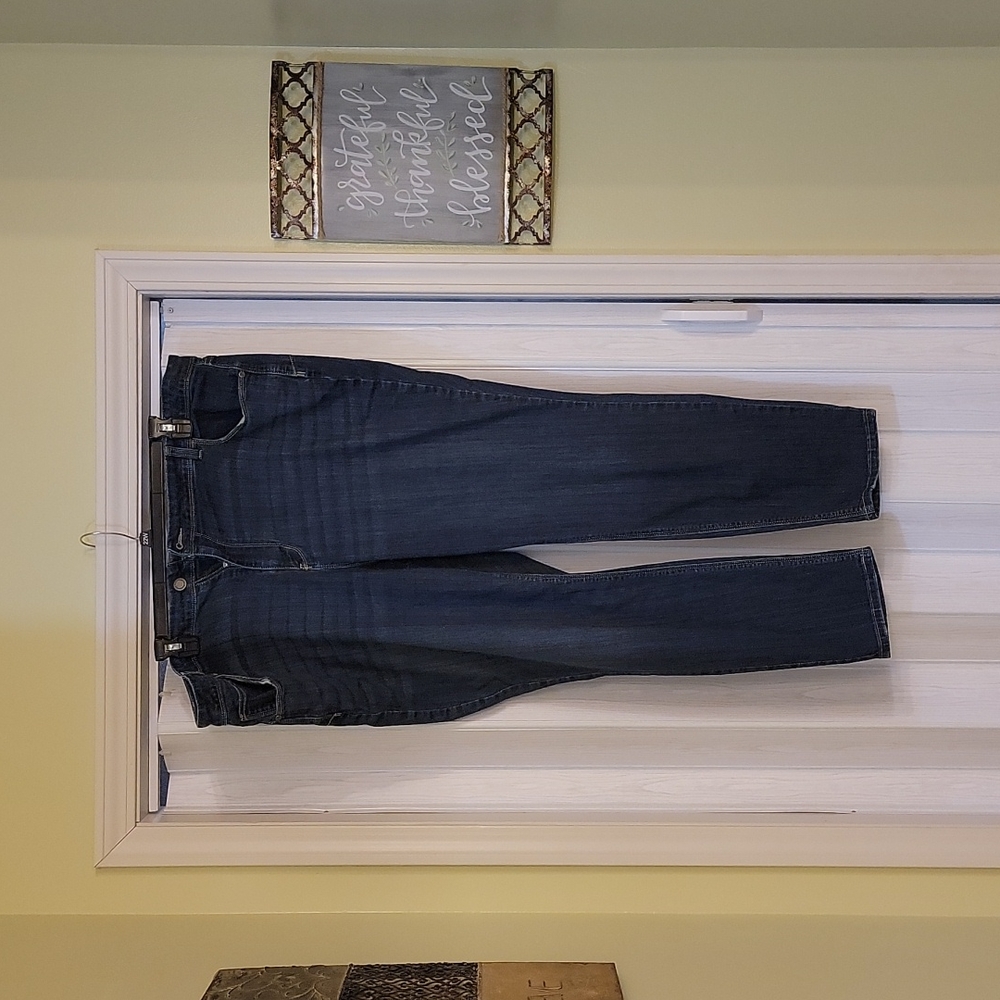 Like new Size 24W Simply Vera Wang jeans